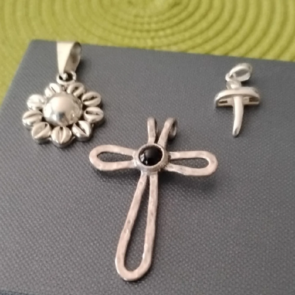 Silver Cross (2) and Flower Pendant Collection - Picture 4 of 4